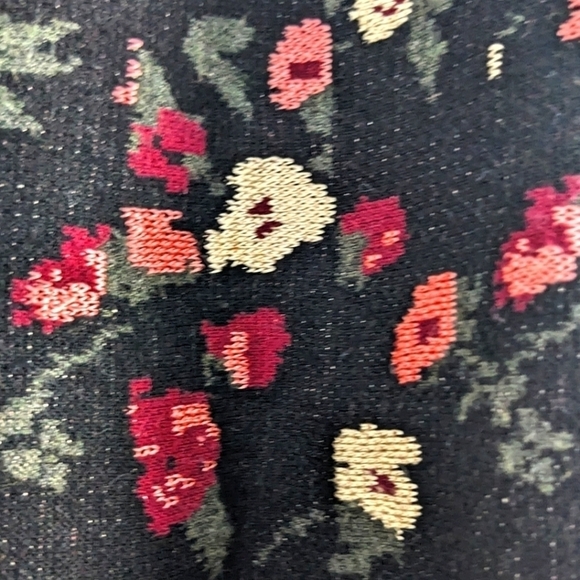 FLORAL Mini Skirt - Picture 2 of 3